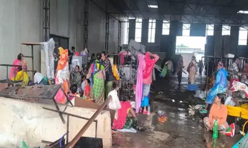बंधुआ मजदूरी का खुलासा: रायपुर की मशरूम फैक्ट्री में 97 मजदूरों का रेस्क्यू, ठेकेदारों पर FIR दर्ज बंधुआ मजदूरी का खुलासा: रायपुर की मशरूम फैक्ट्री में 97 मजदूरों का रेस्क्यू, ठेकेदारों पर FIR दर्ज