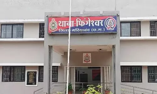 मिडिल स्कूल में छठवीं कक्षा का छात्र चाकू लेकर पहुंचा, शिक्षकों में दहशत का माहौल मिडिल स्कूल में छठवीं कक्षा का छात्र चाकू लेकर पहुंचा, शिक्षकों में दहशत का माहौल