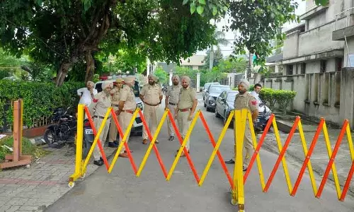 सतर्कता अधिकारियों ने मजीठिया के Amritsar स्थित घर का निरीक्षण किया