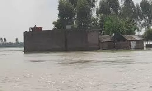 Farrukhabad: बाढ़ की आशंका, प्रशासन ने बढ़ाई निगरानी