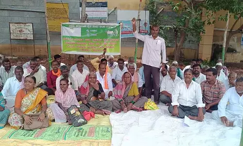 ज़मीन पर सरकार का दखल: किसान नाराज़ ज़मीन पर सरकार का दखल: किसान नाराज़
