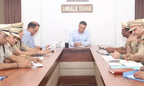 Haryana : आईजी अंबाला ने विशेष इकाइयों को पुलिस मित्रों को शामिल करने का निर्देश दिया Haryana : आईजी अंबाला ने विशेष इकाइयों को पुलिस मित्रों को शामिल करने का निर्देश दिया