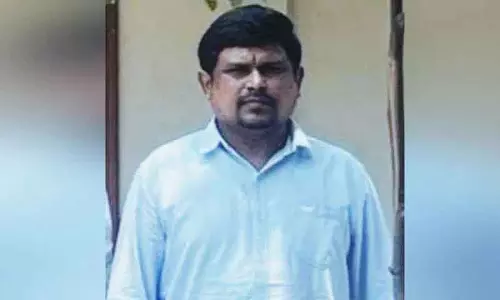 BRS कार्यकर्ता नल्ला बालू को सोशल मीडिया पोस्ट को रीट्वीट करने के आरोप में फिर से गिरफ्तार
