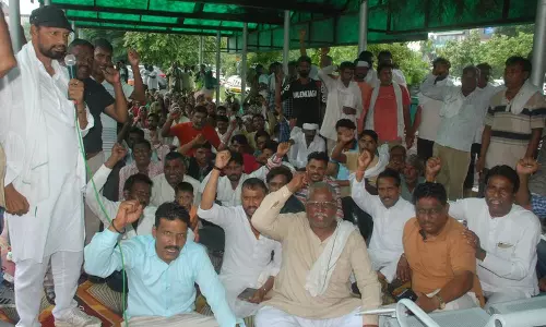 Karnal  नगर निगम आयुक्त से मुलाकात के बाद सफाई कर्मचारियों ने हड़ताल वापस ली