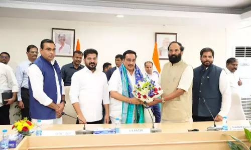 तेलंगाना और आंध्र प्रदेश प्रमुख जल-बंटवारे के उपायों पर सहमत: Revanth Reddy तेलंगाना और आंध्र प्रदेश प्रमुख जल-बंटवारे के उपायों पर सहमत: Revanth Reddy