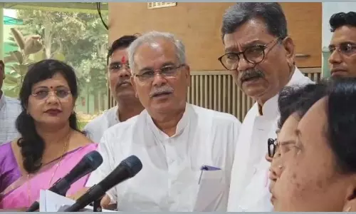 विधानसभा का VIDEO, भूपेश बघेल समेत सभी विपक्षी विधायक सस्पेंड विधानसभा का VIDEO, भूपेश बघेल समेत सभी विपक्षी विधायक सस्पेंड