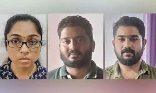 करुवन्नूर थेलापिल्ली में युवक ने आत्महत्या की: तीन गिरफ्तार करुवन्नूर थेलापिल्ली में युवक ने आत्महत्या की: तीन गिरफ्तार