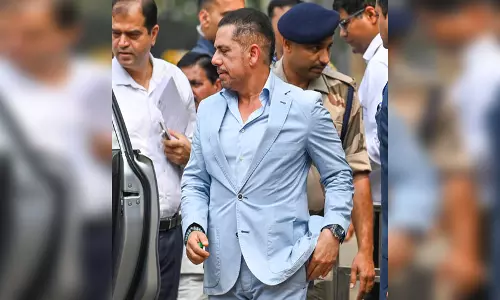 लैंड डील केस: ईडी ने रॉबर्ट वाड्रा समेत 11 लोगों के खिलाफ दाखिल की चार्जशीट लैंड डील केस: ईडी ने रॉबर्ट वाड्रा समेत 11 लोगों के खिलाफ दाखिल की चार्जशीट