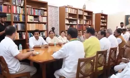 राहुल गांधी ने आदिवासी समाज के प्रतिनिधियों से मुलाकात की राहुल गांधी ने आदिवासी समाज के प्रतिनिधियों से मुलाकात की