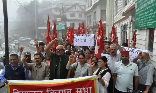 पहाड़ कांपे, आवाजें उठीं, NHAI और कंपनी के खिलाफ विरोध प्रदर्शन शुरू