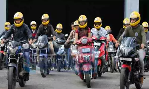 मुंबई: RTO ने अवैध परिवहन गतिविधियों के लिए 78 अवैध बाइक टैक्सियाँ जब्त कीं मुंबई: RTO ने अवैध परिवहन गतिविधियों के लिए 78 अवैध बाइक टैक्सियाँ जब्त कीं