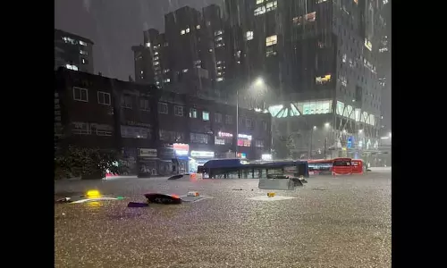 South Korea में भारी बारिश, दो लोगों की मौत, 1,000 से अधिक लोगों को निकाला गया