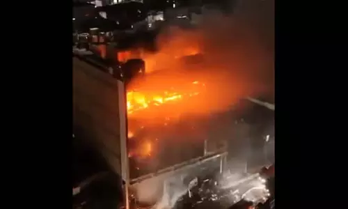 Iraq में नए खुले मॉल में भीषण आग लगने से 61 लोगों की मौत, कई घायल Iraq में नए खुले मॉल में भीषण आग लगने से 61 लोगों की मौत, कई घायल