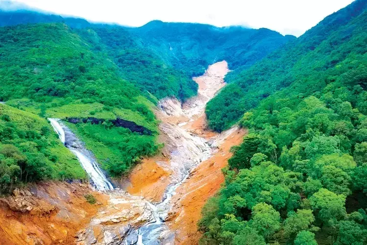 Kerala में बारिश तेज मुंडक्कई-चूरलमाला भूस्खलन संभावित क्षेत्र हाई अलर्ट पर Kerala में बारिश तेज मुंडक्कई-चूरलमाला भूस्खलन संभावित क्षेत्र हाई अलर्ट पर
