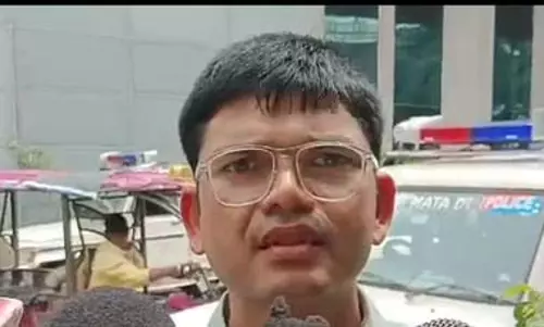 हथियार लहराते हुए बाहर निकले अपराधी: चश्मदीद