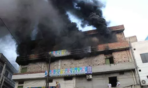 Ludhiana: सुंदर नगर कपड़ा इकाई में भीषण आग लगी Ludhiana: सुंदर नगर कपड़ा इकाई में भीषण आग लगी