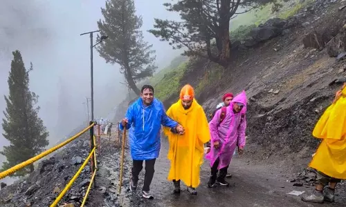 खराब मौसम के कारण Jammu से अमरनाथ यात्रा स्थगित खराब मौसम के कारण Jammu से अमरनाथ यात्रा स्थगित