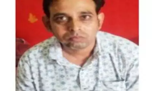 CG BREAKING: शिक्षक 20 हजार रुपए रिश्वत लेते रंगे हाथों गिरफ्तार, ACB ने दबोचा CG BREAKING: शिक्षक 20 हजार रुपए रिश्वत लेते रंगे हाथों गिरफ्तार, ACB ने दबोचा