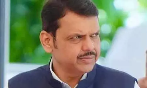 Maharashtra CM ने राज्य में अधिक निवेश के लिए यूनिक्लो के साथ बातचीत की