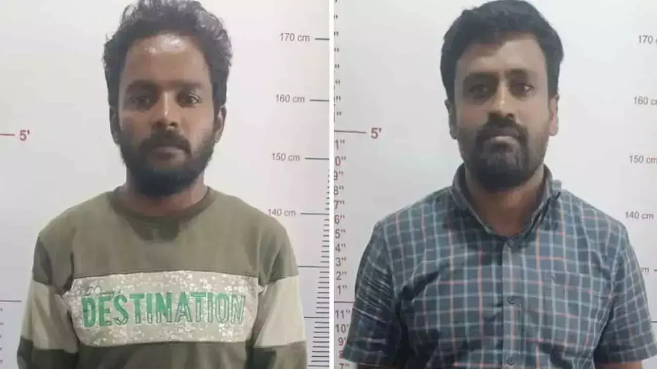 Hyderabad में मुख्यमंत्री राहत कोष के चेक की हेराफेरी के आरोप में दो लोग गिरफ्तार Hyderabad में मुख्यमंत्री राहत कोष के चेक की हेराफेरी के आरोप में दो लोग गिरफ्तार