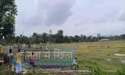 Assam के गोलपाड़ा में बेदखली अभियान के दौरान पुलिस पर हमला