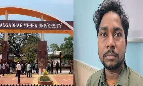 सहायक प्रोफेसर गोपीकांत सुना को गिरफ्तारी के बाद निलंबित कर दिया गया