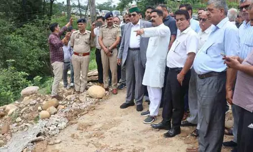 शांडिल ने आपदा प्रभावित Dharampur के प्रत्येक परिवार को 21,000 रुपये देने की घोषणा की शांडिल ने आपदा प्रभावित Dharampur के प्रत्येक परिवार को 21,000 रुपये देने की घोषणा की