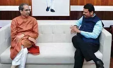 Mumbai: ठाकरे-फडणवीस की बंद कमरे में मुलाकात, अटकलें तेज Mumbai: ठाकरे-फडणवीस की बंद कमरे में मुलाकात, अटकलें तेज