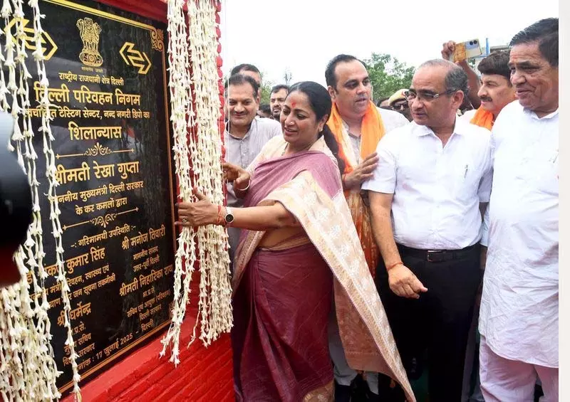 मुख्यमंत्री ने नंद नगरी में स्वचालित परीक्षण केंद्र का शिलान्यास किया मुख्यमंत्री ने नंद नगरी में स्वचालित परीक्षण केंद्र का शिलान्यास किया