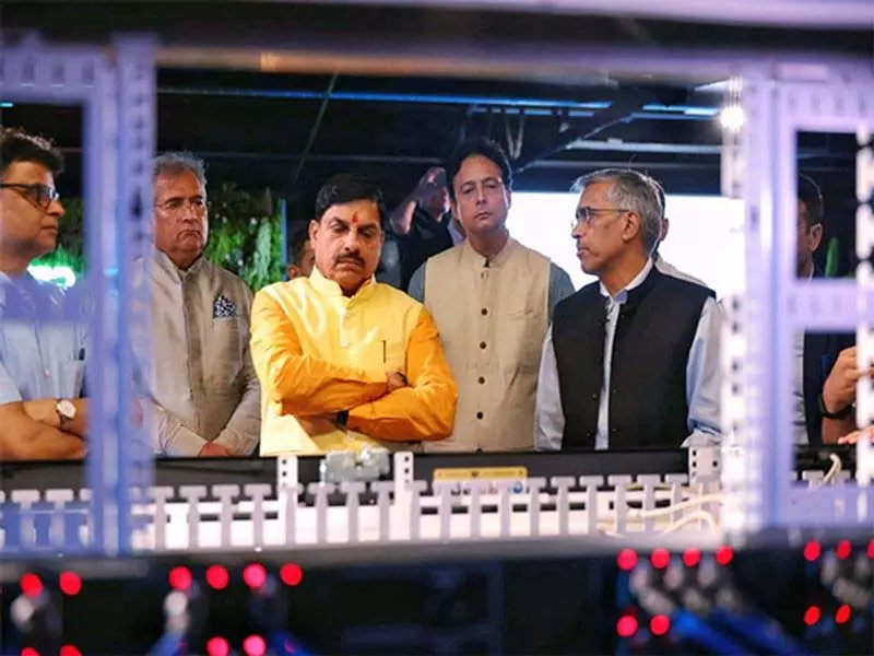 स्पेन: सीएम मोहन यादव ने सबमर कंपनी से डेटा सेंटर कूलिंग तकनीक पर सकारात्मक बातचीत की स्पेन: सीएम मोहन यादव ने सबमर कंपनी से डेटा सेंटर कूलिंग तकनीक पर सकारात्मक बातचीत की