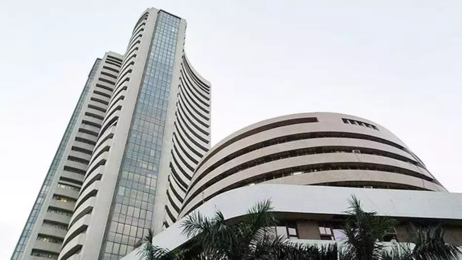 सेंसेक्स लाल निशान में खुला, बैंकिंग शेयरों में बिकवाली सेंसेक्स लाल निशान में खुला, बैंकिंग शेयरों में बिकवाली