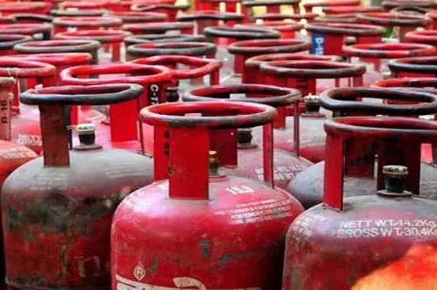 उज्ज्वला योजना: राज्य में 2 लाख उपभोक्ताओं ने नहीं भरा LPG उज्ज्वला योजना: राज्य में 2 लाख उपभोक्ताओं ने नहीं भरा LPG