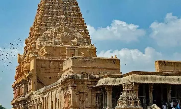 Andhra: पथापट्नम स्थित 17वीं शताब्दी के मंदिर पर विशेष प्रकाश Andhra: पथापट्नम स्थित 17वीं शताब्दी के मंदिर पर विशेष प्रकाश