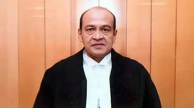 नकदी खोज विवाद: न्यायमूर्ति यशवंत वर्मा जांच रिपोर्ट के खिलाफ SC पहुंचे नकदी खोज विवाद: न्यायमूर्ति यशवंत वर्मा जांच रिपोर्ट के खिलाफ SC पहुंचे
