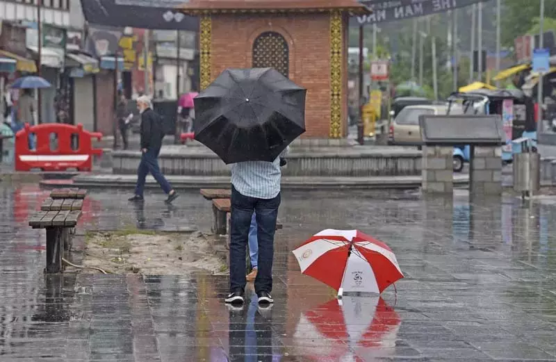 जुलाई में ठंड से राहत मिलने से कश्मीर में बारिश की कमी कम हुई जुलाई में ठंड से राहत मिलने से कश्मीर में बारिश की कमी कम हुई