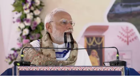 मोतिहारी: पीएम मोदी ने बिहार को दी 7,200 करोड़ की परियोजनाओं की सौगात, चार अमृत भारत ट्रेनों को दिखाई हरी झंडी मोतिहारी: पीएम मोदी ने बिहार को दी 7,200 करोड़ की परियोजनाओं की सौगात, चार अमृत भारत ट्रेनों को दिखाई हरी झंडी