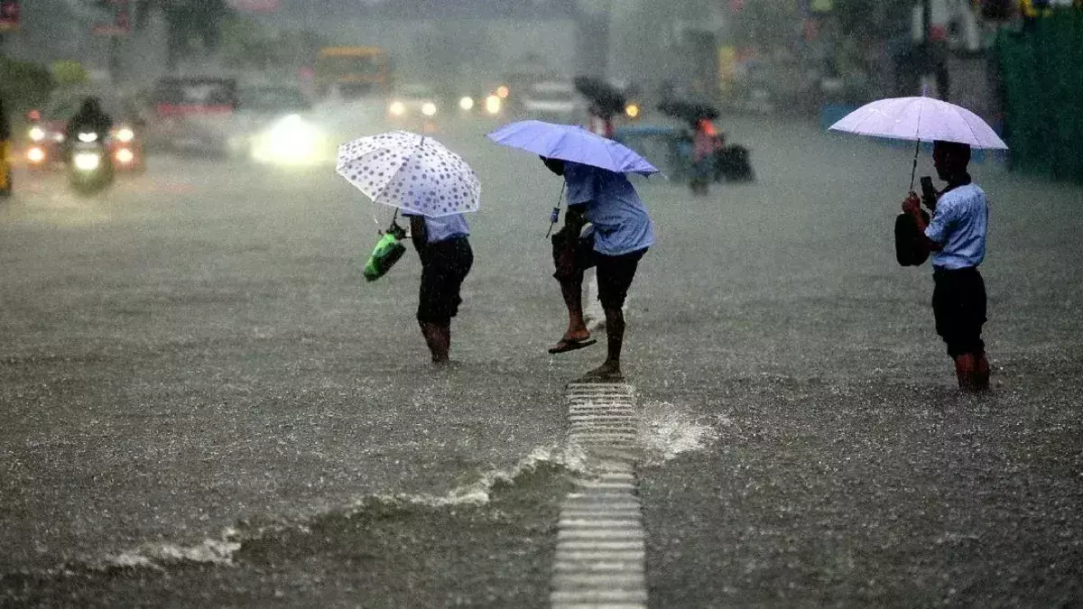 Lucknow: तेज धूप के बाद मौसम बदलेगा मिजाज, कई जिलों में हो सकती है जोरदार बारिश Lucknow: तेज धूप के बाद मौसम बदलेगा मिजाज, कई जिलों में हो सकती है जोरदार बारिश
