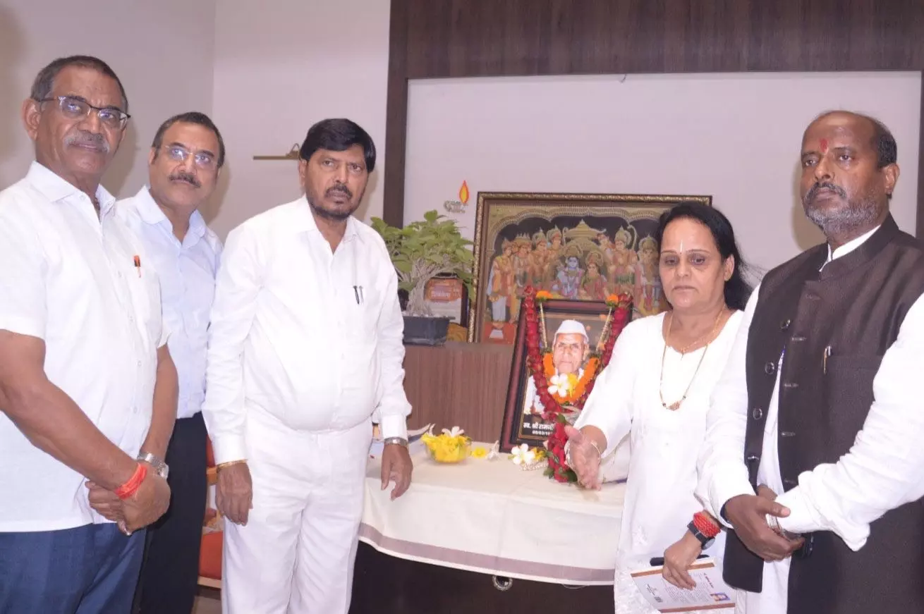 केंद्रीय मंत्री रामदास अठावले पहुंचे बृजमोहन निवास केंद्रीय मंत्री रामदास अठावले पहुंचे बृजमोहन निवास