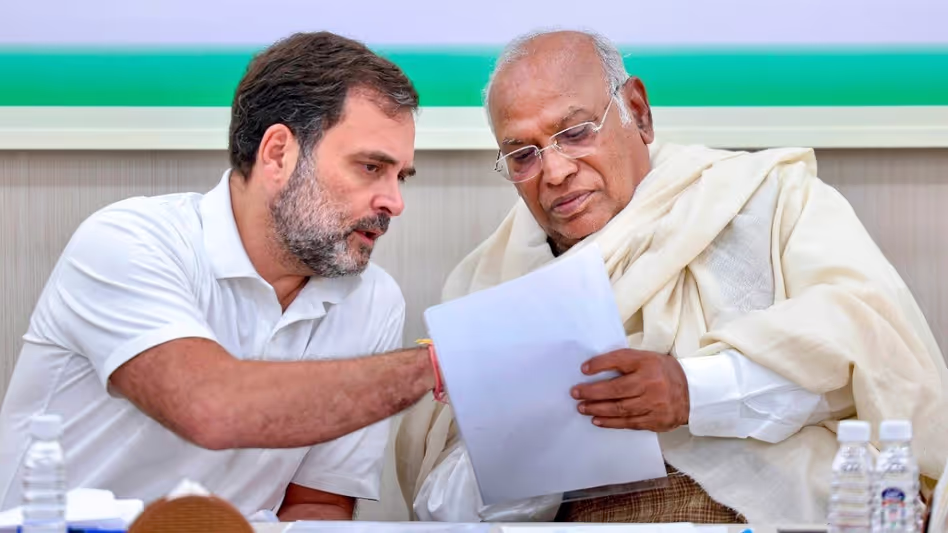 Assam में पार्टी की भविष्य की योजनाओं और रणनीति पर चर्चा हुई Assam में पार्टी की भविष्य की योजनाओं और रणनीति पर चर्चा हुई