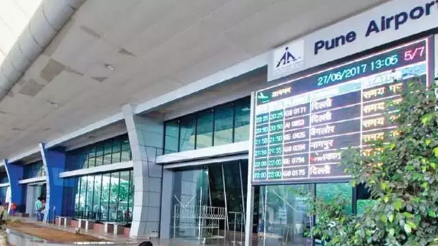 Pune : हवाई अड्डा अब और भी व्यस्त, वार्षिक यात्री संख्या 1 करोड़ के पार Pune : हवाई अड्डा अब और भी व्यस्त, वार्षिक यात्री संख्या 1 करोड़ के पार