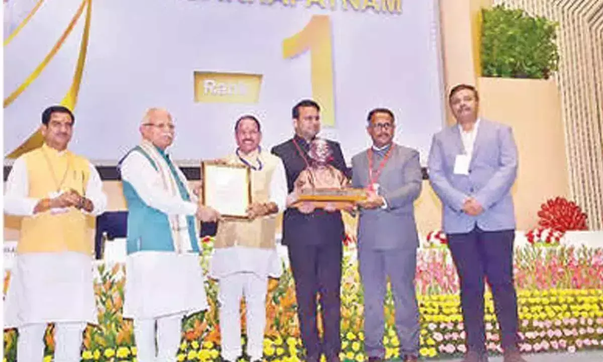 GVMC ने सफाई मित्र सुरक्षित शहर में पहला स्थान हासिल किया GVMC ने सफाई मित्र सुरक्षित शहर में पहला स्थान हासिल किया
