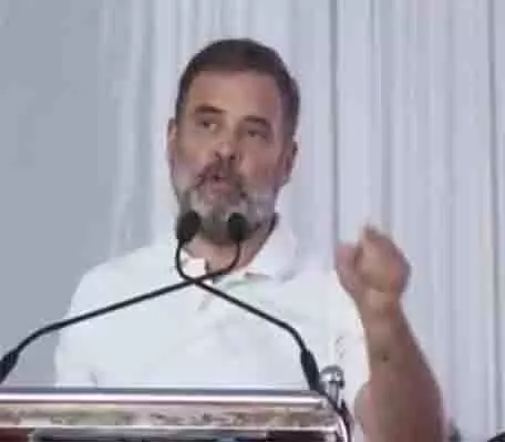 राहुल गांधी ने केरल के पूर्व मुख्यमंत्री ओमन चांडी को दी श्रद्धांजलि राहुल गांधी ने केरल के पूर्व मुख्यमंत्री ओमन चांडी को दी श्रद्धांजलि