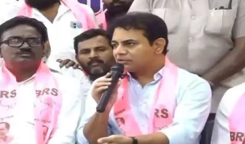 सीएम रेवंत रेड्डी अपने कैबिनेट सहयोगियों के फोन कॉल पर कान लगाए बैठे: KTR सीएम रेवंत रेड्डी अपने कैबिनेट सहयोगियों के फोन कॉल पर कान लगाए बैठे: KTR