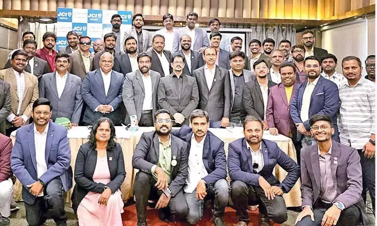 Andhra: बदलते समय में व्यावसायिक विकास के लिए AI महत्वपूर्ण Andhra: बदलते समय में व्यावसायिक विकास के लिए AI महत्वपूर्ण