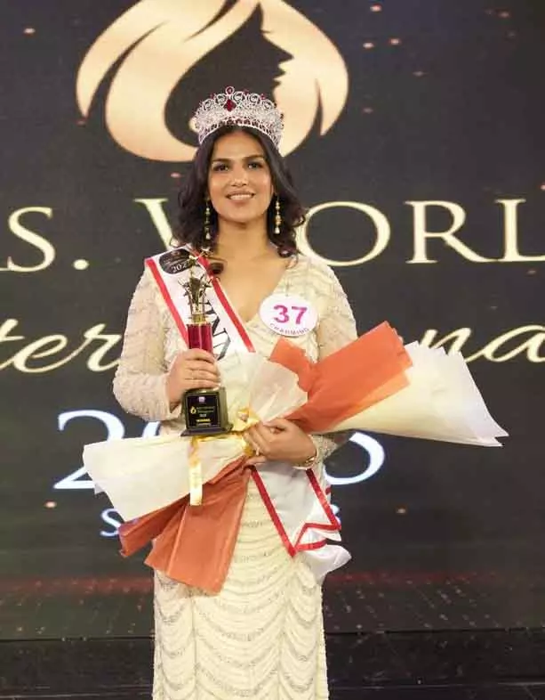 Hoshiarpur स्थित जल नीति विशेषज्ञ ने आकर्षक श्रेणी में मिसेज वर्ल्ड इंटरनेशनल का खिताब जीता Hoshiarpur स्थित जल नीति विशेषज्ञ ने आकर्षक श्रेणी में मिसेज वर्ल्ड इंटरनेशनल का खिताब जीता