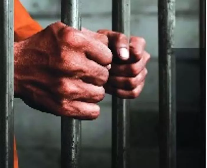महिला होमगार्ड पर तेजाब हमला, पार्किंग नियमों के उल्लंघन पर विवाद महिला होमगार्ड पर तेजाब हमला, पार्किंग नियमों के उल्लंघन पर विवाद