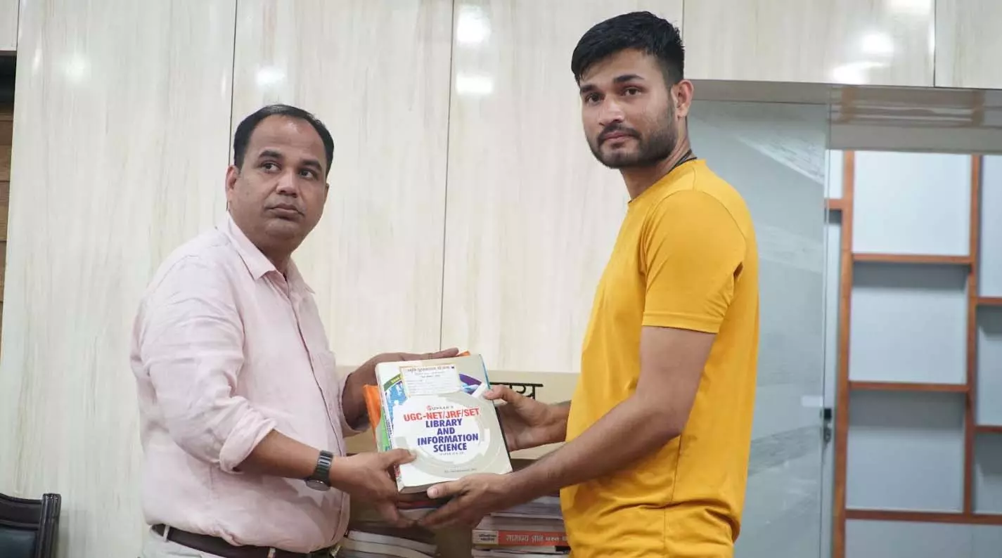 कलेक्टर ने दानदाताओं को प्रमाण पत्र प्रदान कर बढ़ाया उत्साह कलेक्टर ने दानदाताओं को प्रमाण पत्र प्रदान कर बढ़ाया उत्साह