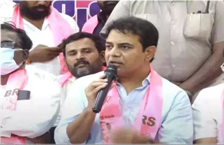 अपने पोते के बारे में बताइए... क्या उन तीन मंत्रियों के फोन टैप नहीं हो रहे? केटीआर का रेवंत से सीधा सवाल अपने पोते के बारे में बताइए... क्या उन तीन मंत्रियों के फोन टैप नहीं हो रहे? केटीआर का रेवंत से सीधा सवाल