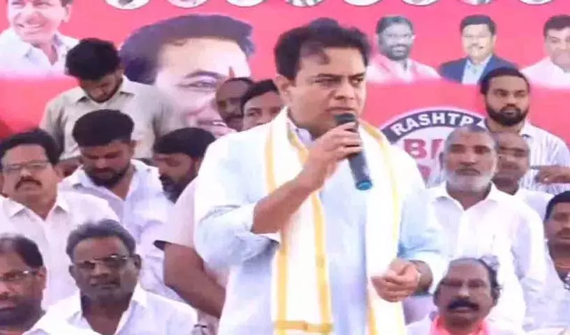 लोग इसलिए पीड़ित हैं क्योंकि कांग्रेस उन्हें वोट देने के पाप की सजा दे रही है: KTR लोग इसलिए पीड़ित हैं क्योंकि कांग्रेस उन्हें वोट देने के पाप की सजा दे रही है: KTR