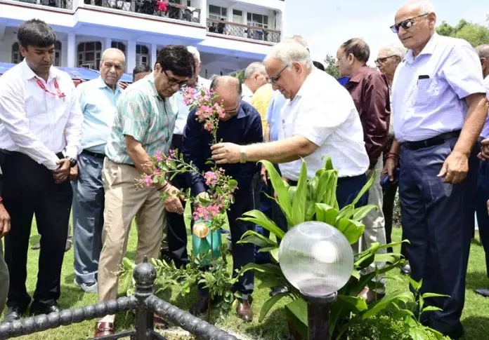वैष्णवी वाटिका में श्राइन बोर्ड, CGPWA द्वारा सहयोगात्मक हरित प्रयास वैष्णवी वाटिका में श्राइन बोर्ड, CGPWA द्वारा सहयोगात्मक हरित प्रयास
